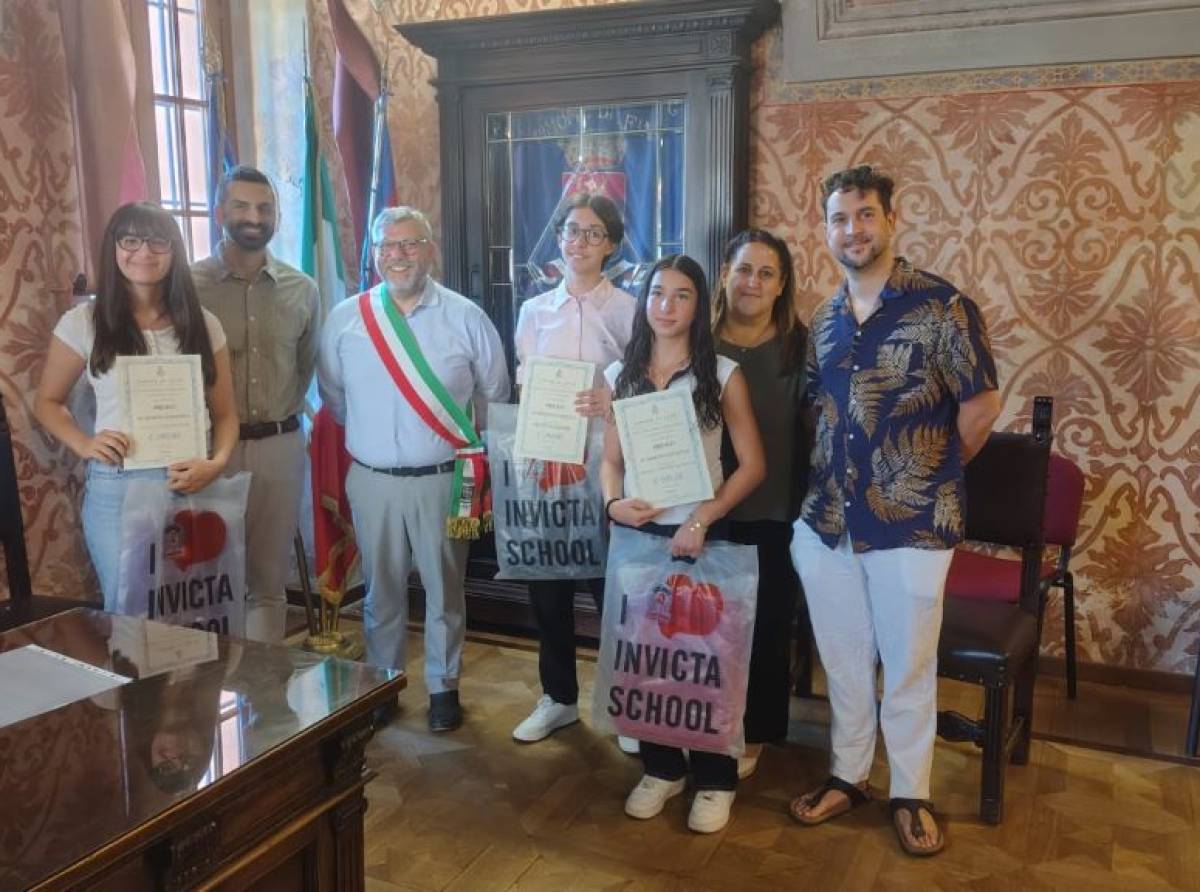 Leinì, riconoscimento al merito scolastico per tre studenti della "Casalegno"